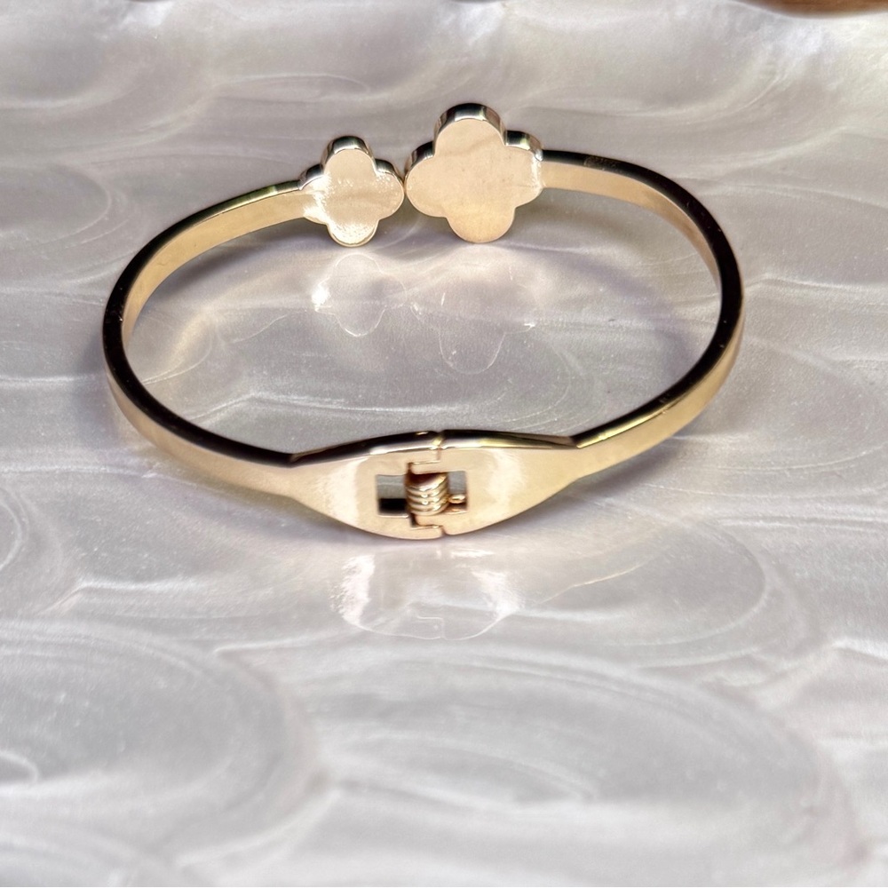 Atterri Gold Clover Cuff Bracelet | CZ & Mother-of-Pearl | NWT - Picture 3 of 5